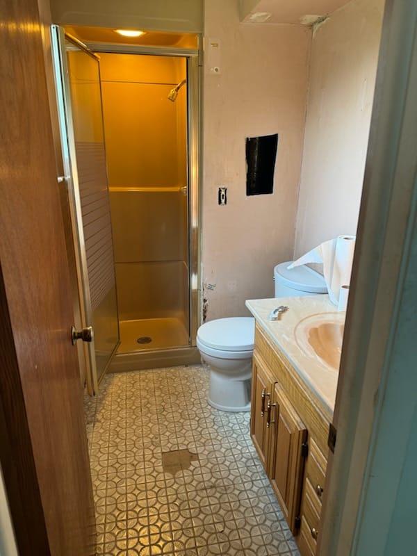 Master Bath Before Demo